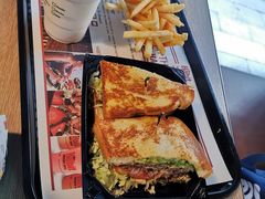 -The Habit Burger Grill 哈比特汉堡(复兴soho店)