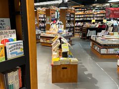 -西西弗书店&矢量咖啡(凯德晶萃广场店)