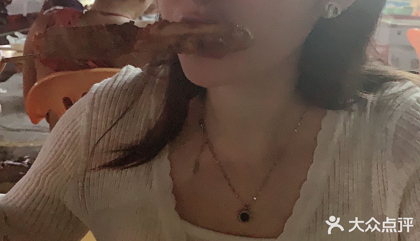 一个唔小❤又上大排档[调皮]