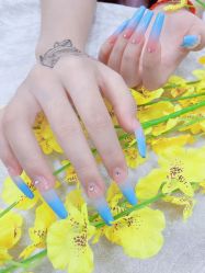 -雅诗迪·美甲美睫纹绣养生美容院