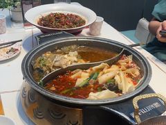 -阿瓦山寨·湘菜现炒·剁椒鱼头王(咸阳总店)