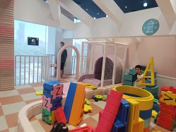 -奈尔宝·儿童乐园·亲子餐厅(华采天地店)