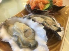 生吃生蚝赤贝-老虎滩船说·海胆水饺·大连海鲜(老虎滩店)