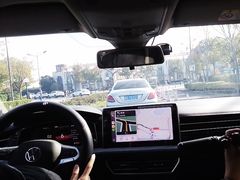 -奕欧来上海购物村停车场