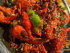 -肥肥虾庄·金牌油焖大虾(汉街SKP店)
