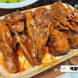 与其取悦别人，不如好好爱自己，将生活调成自己喜欢的频道。