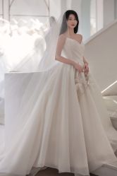 -艾米丽婚纱礼服