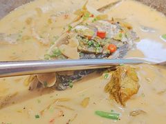 煎香酸菜半边鱼-渔悦潇湘·酸菜煮鱼(岳麓山店)