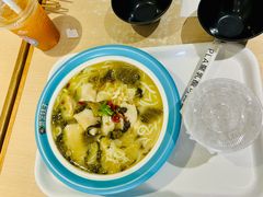 -灵芝妹子海鲜米线(劳动公园店)