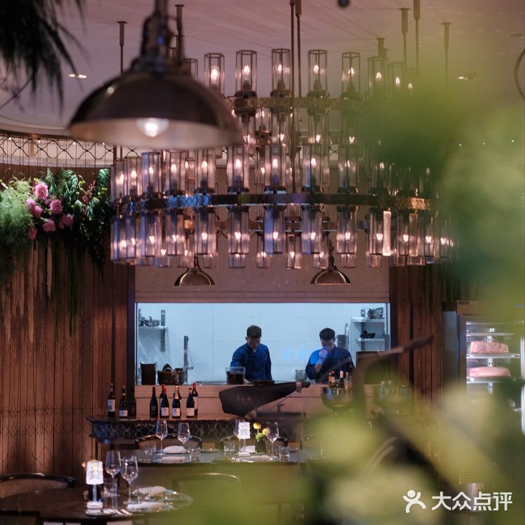 廣州塔下榮獲2025米其林入選指南餐廳