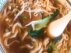 红烧大排面-雲栖斜街炸酱面馆