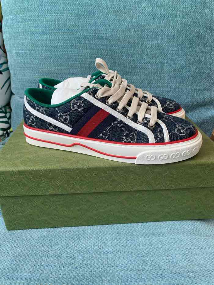 gucci(skp店)-"服务人员,就感觉谁都买不起他们家包一样,.