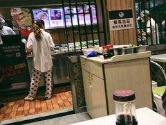 -牛吃草牛肉面(甬港南路店)