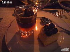 蓝莓芝士蛋糕&啫喱杯-广州花园酒店-凌璇阁360度高空海鲜自助餐CAROUSEL