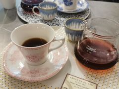 -LEO CAFE
