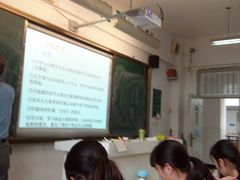 -武汉外国语学校