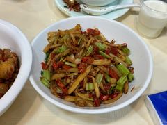 酸萝卜牛肚丝-笨罗卜浏阳菜馆(龙华鹏润达店)