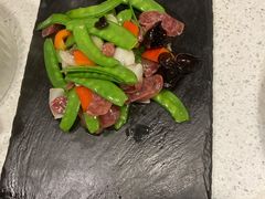 荷兰豆百合炒广式腊肠-汤和好天气 粤菜小馆(鸳鸯店)