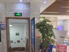 -茂菊口腔连锁(浦东南路店)