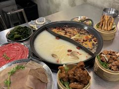 -鹿鸣山草本茶香火锅(园西路店)