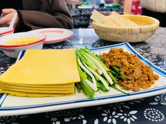 勾魂小媳妇-八两八金·莱芜特色炒鸡(市南漳浦路店)