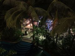 -三亚湾海居铂尔曼度假酒店