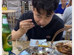 -乔家小院•本地小海鲜•非遗驴肉(万年泉路店)