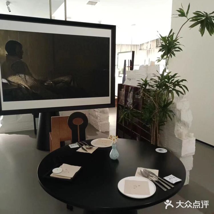 二十集无界餐厅是一家让人流连忘返的美食天地。