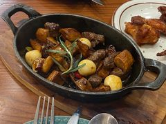 安格斯铁板蒜香牛肉粒-CRAZYONES西班牙海鲜饭(上海美罗城店)