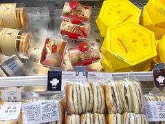 -乐兹薇尔高端烘焙店(海宁西田城店)