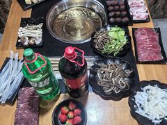 -果松木炭酸菜铜火锅·外婆参鸡汤