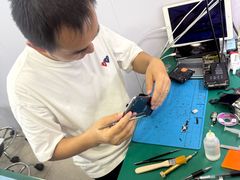 -鸿准通信科技·忠诚手机电脑维修中心(三林店)