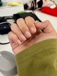 -花岐款式专研健康美甲沙龙