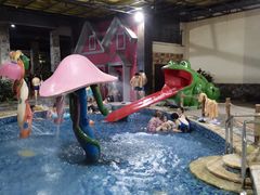 -泉城欧乐堡戏水湾艺术养生温泉