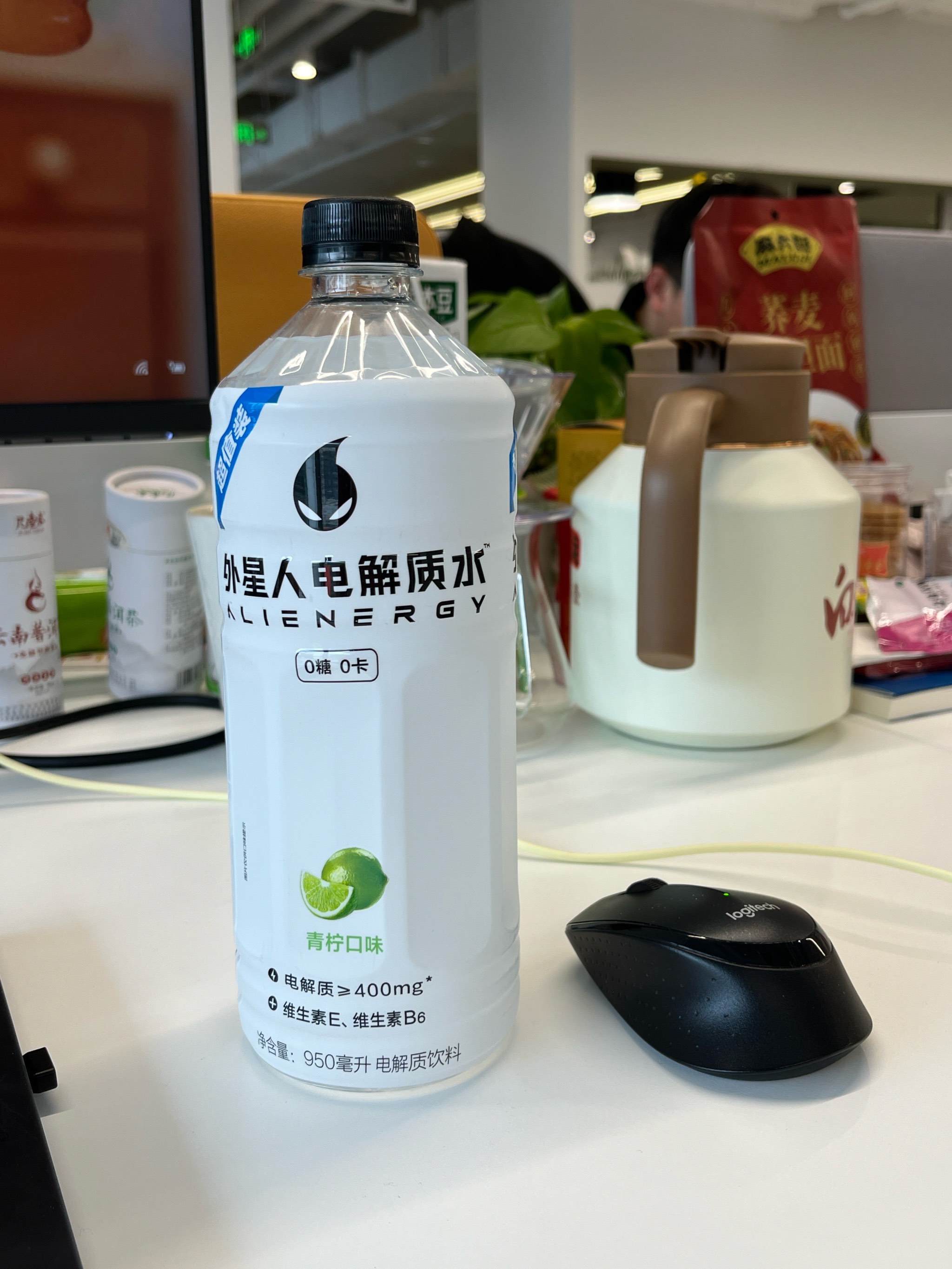 碳酸饮料拜拜  能量饮料  矿物质水