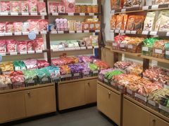 -良品铺子(发展大道复兴一村店)
