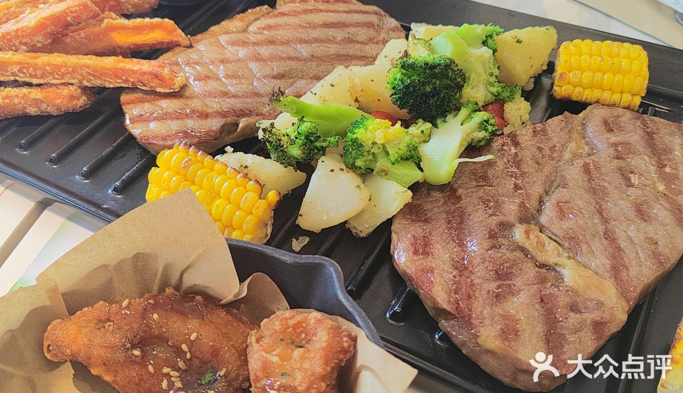 带女儿吃必胜客