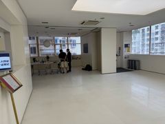 -卡罗酒店(东门晒布地铁站店)