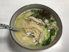 -明呈黄鱼面馆(斜土路店)