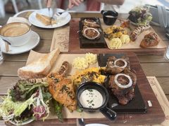 -Mark&Mars Restaurant