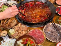 -黄潇洒老火锅(九眼桥宏济巷店)