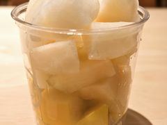 一杯果切（宝珠梨，哈密瓜，芒果）-一坐一忘云南菜(卓悦中心)