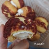 感觉产品跟泸溪河的挺像。团购的泡芙，价格很优惠