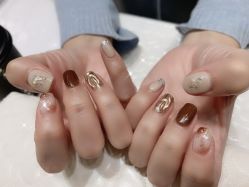 -吉吉靓甲美睫