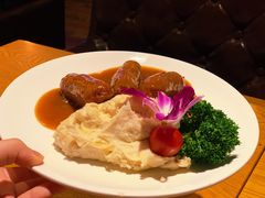 西班牙烤肠配土豆泥-味德西餐音乐酒吧 Wade's Bar&Grill