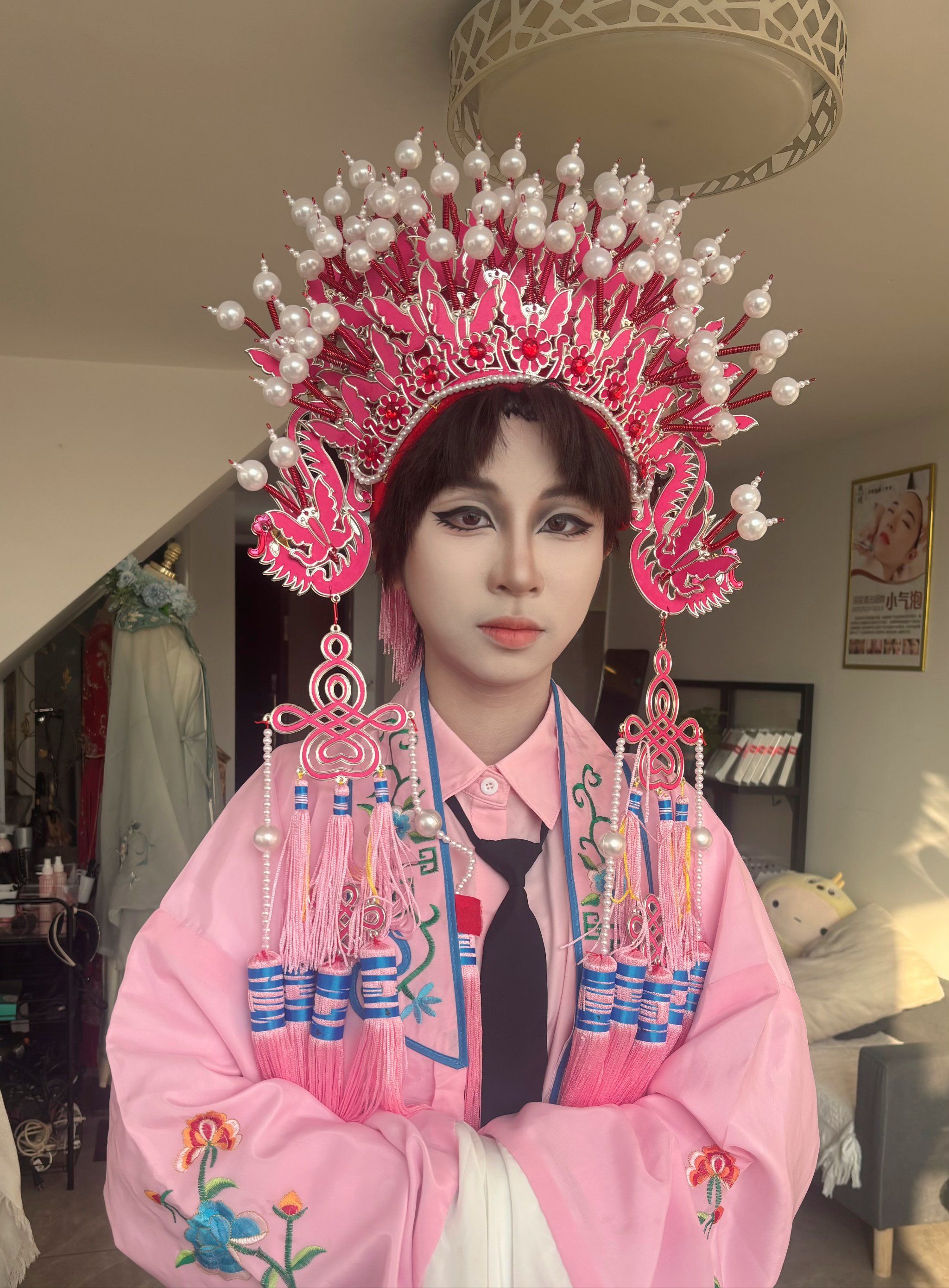 跨年来个不一样的,女仿男角色cos妆