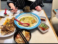 -灵芝妹子海鲜米线(劳动公园店)
