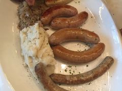 -汽车博物馆主题餐厅
