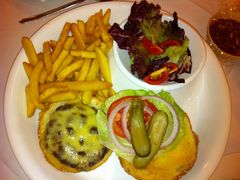 送餐：牛肉汉堡-广州粤海喜来登酒店