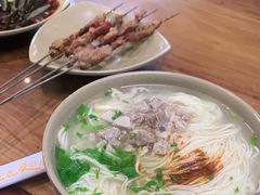 -亮亮面馆(经六路店)